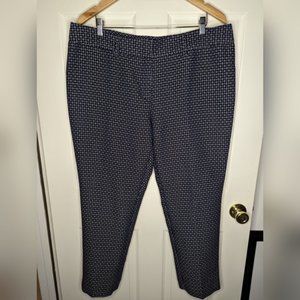 Lands' End Pants mid rise slim leg navy and white design size 18